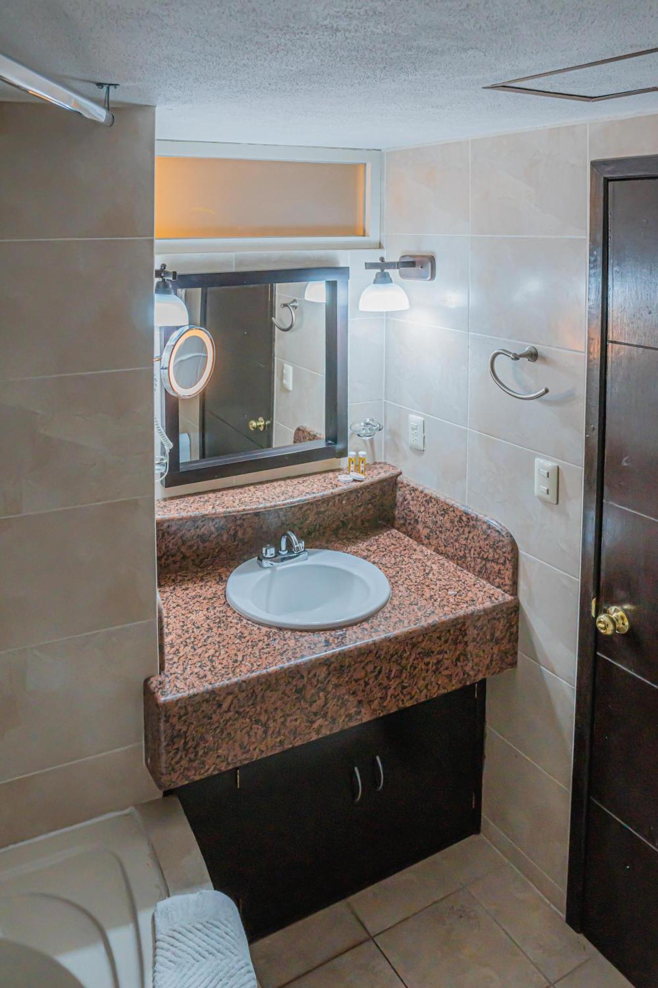 Hotel Zapotlan Ciudad Guzman Extérieur photo