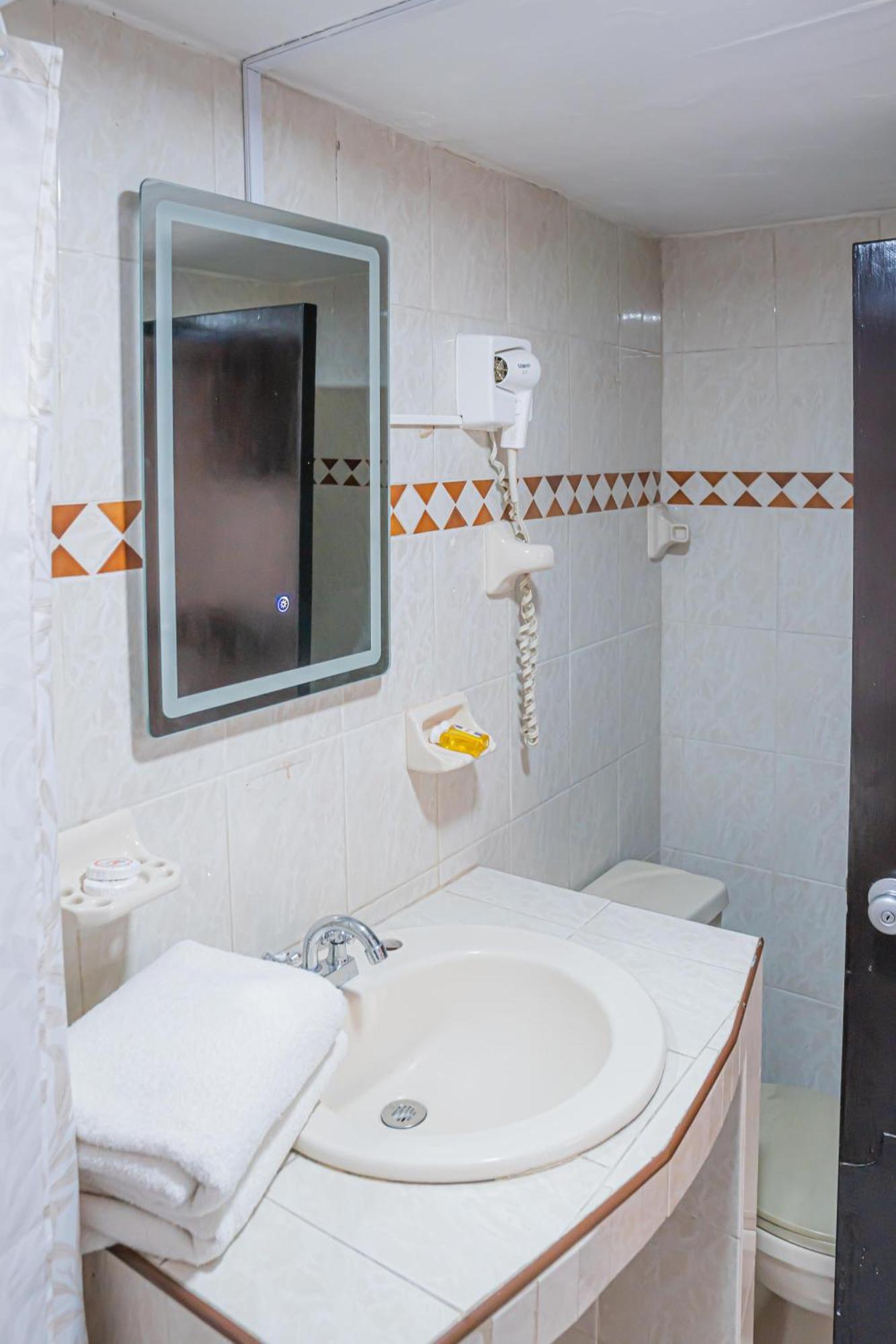Hotel Zapotlan Ciudad Guzman Extérieur photo